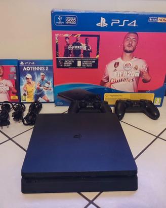 PlayStation 4, 1TB con 2 joystick e 2 videogiochi 