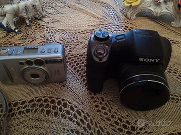 FOTOCAMERA SONY E MACCHINA FOTOGRAFICA CANON