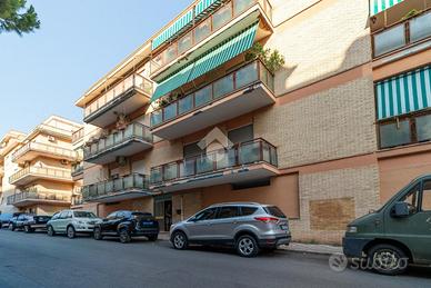 4 LOCALI A CIVITAVECCHIA