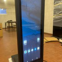Totem Multimediale Verticale a Doppio Display