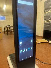 Totem Multimediale Verticale a Doppio Display