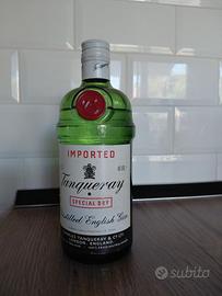 Una Bottiglia Imported Tanqueray Special Dry