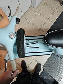 vespa 50 restaurata con libretto originale 