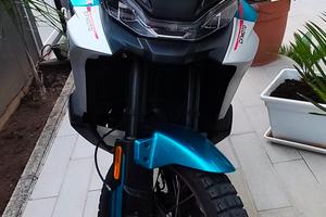 CF MOTO MT 800 - X (2025) Accessoriata EXAN+BAULE