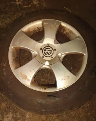 Cerchi in lega 15 " completi di gomme 195/65/15
