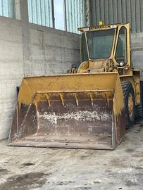 Pala gommata caterpilar 943