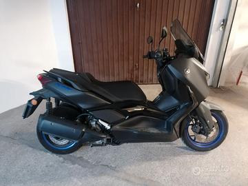 Yamaha X Max 300