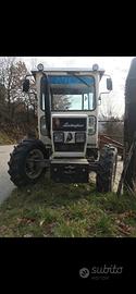 Trattore agricolo