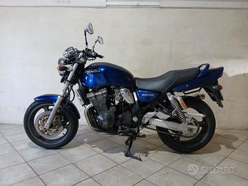 Suzuki GSX inazuma 750