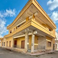 Primo piano angolare in zona ben servita