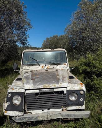 LAND ROVER DEFENDER 110