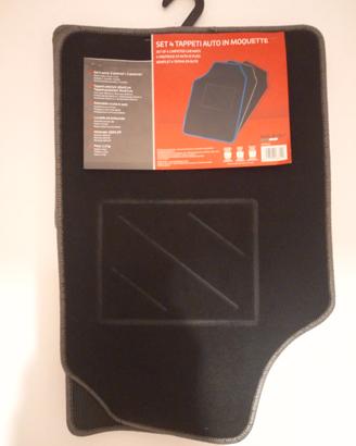 Set nuovo di 4 tappetini in moquette universali.
