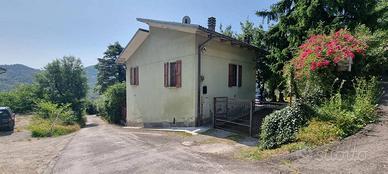 Casa indipendente di 128 m² con 4 locali e box aut