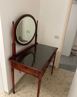 Toletta in legno vintage con specchiera tonda