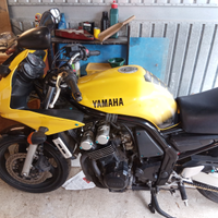 Yamaha fzs600