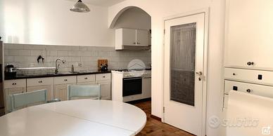 CASA SEMINDIPENDENTE A ACQUAVIVA PICENA