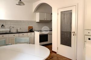 CASA SEMINDIPENDENTE A ACQUAVIVA PICENA