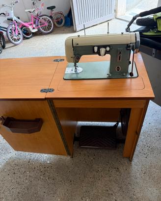 Macchina da cucire vintage Super 32 Zig Zag