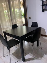 Tavolo e sedie