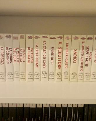 Gialli thriller romanzi Autori Vari