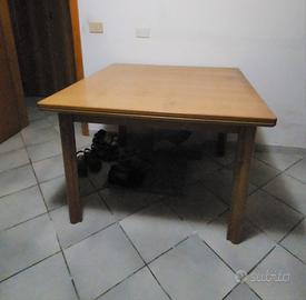 Set  tavolo e 4 sedie in legno