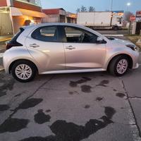 toyota yaris full hybrid