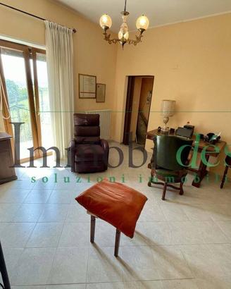 Casa indipendente di 164 m² con 5 locali e box aut