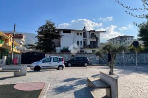 QUADRIFAMILIARE A POLLENA TROCCHIA