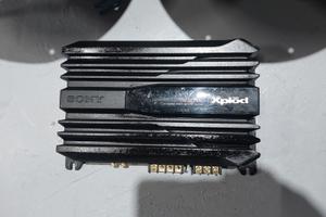 Impianto casse per auto