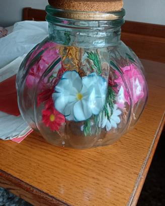 Vaso decorativo con fiori
