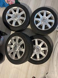 4 Cerchi originali Volkswagen golf 5 R16 con pneum