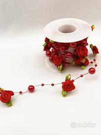 Ghirlanda Decorativa con Roselline Rosse e Perline