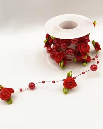 Ghirlanda Decorativa con Roselline Rosse e Perline