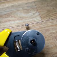 Pinza coaxiale specifica per cavi antenna