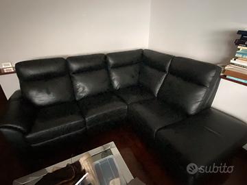 Divano angolare in pelle nera