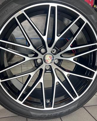 Cerchi in lega 21 per Porsche Macan con gomme