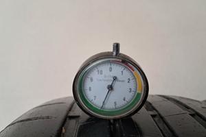 N.4 235 45 20 Bridgestone pneumatici testati