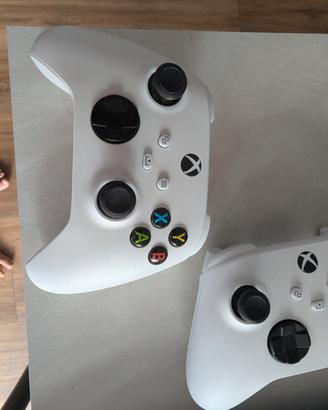 Xbox Series S (512GB) + 2 Controller + Caricatore