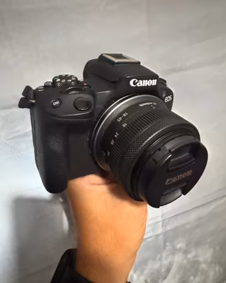 Canon EOS R50 9000 scatti con 3 batterie