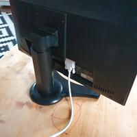 schermo 22' con base girevole + tastiera 