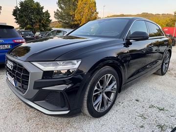 Audi Q8 45 TDI quattro S-Line Sport Tetto