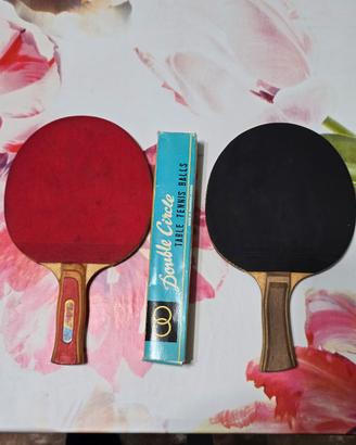 racchette e palline da ping pong