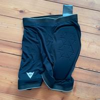 Pantaloncini protetzione Dainese scarabeo