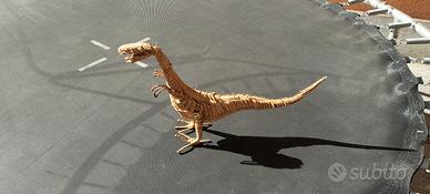 dinosauro in paglia 