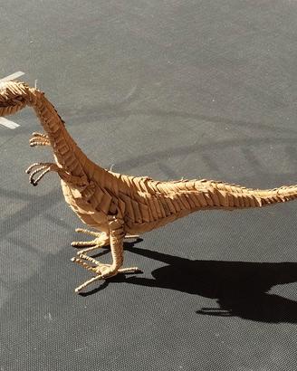 dinosauro in paglia 