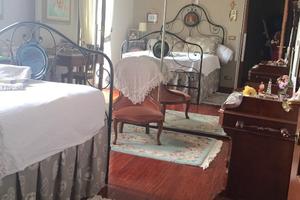 Villa davanti fabbrica Ferrari a Maranello