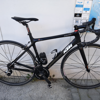 Bici da corsa ktm in carbonio