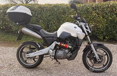 Moto Yamaha MT-03