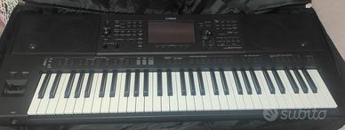 Yamaha PSR SX700