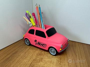 Portapenne a forma di Fiat 500 d'epoca